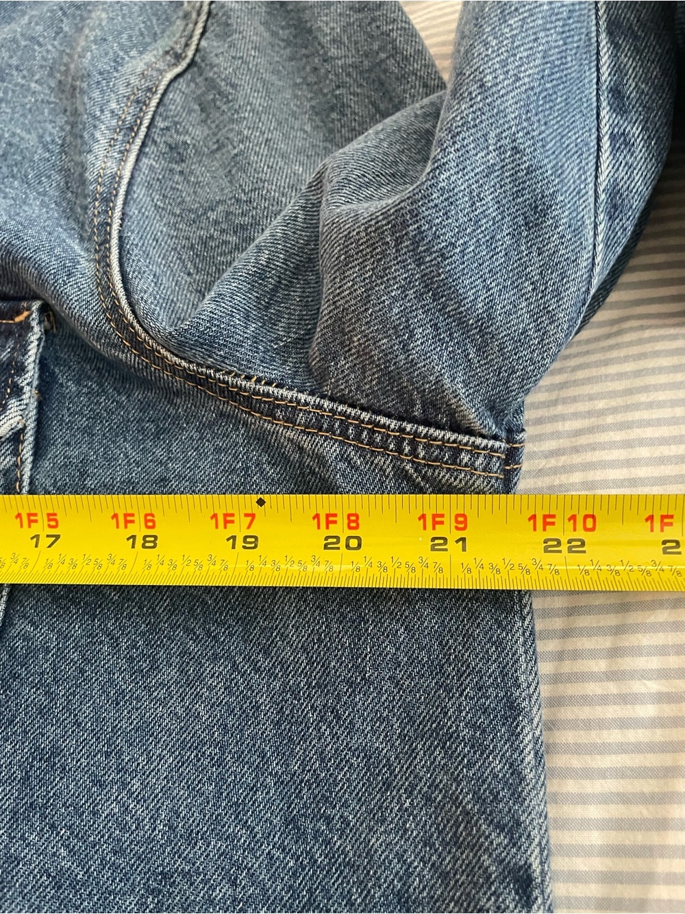 H&M Medium Wash Denim Button-Front Shirt - Picture 4 of 6